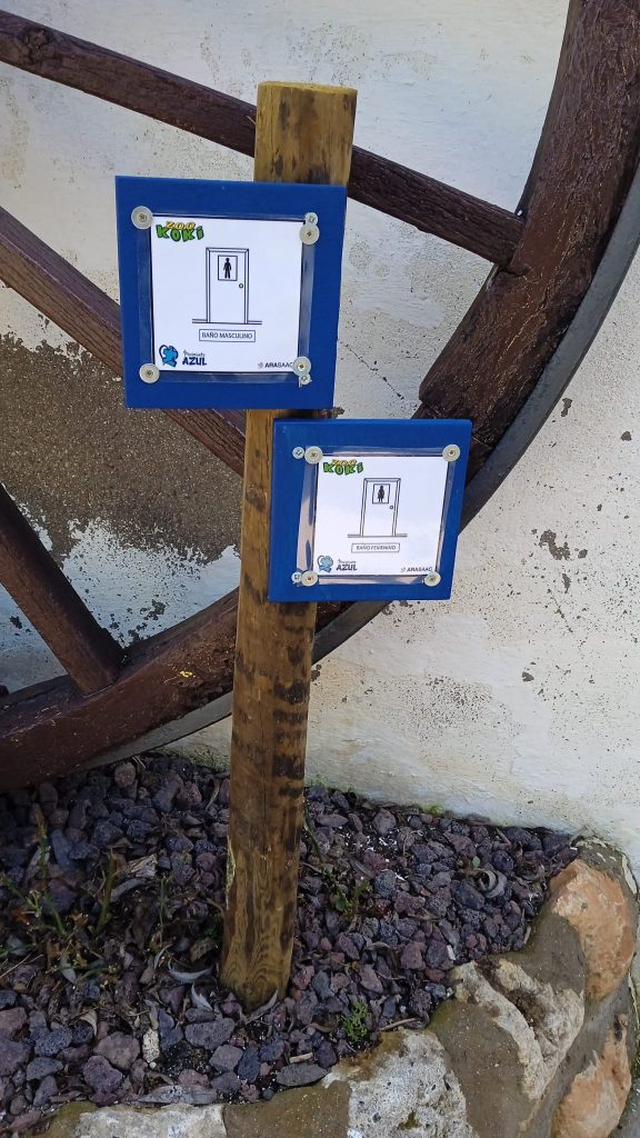 Cartelería TEA en el zoo